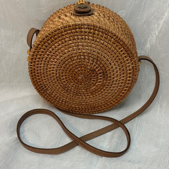 Woven Round Straw Crossbody Bag - Brown like new - Picture 3 of 8